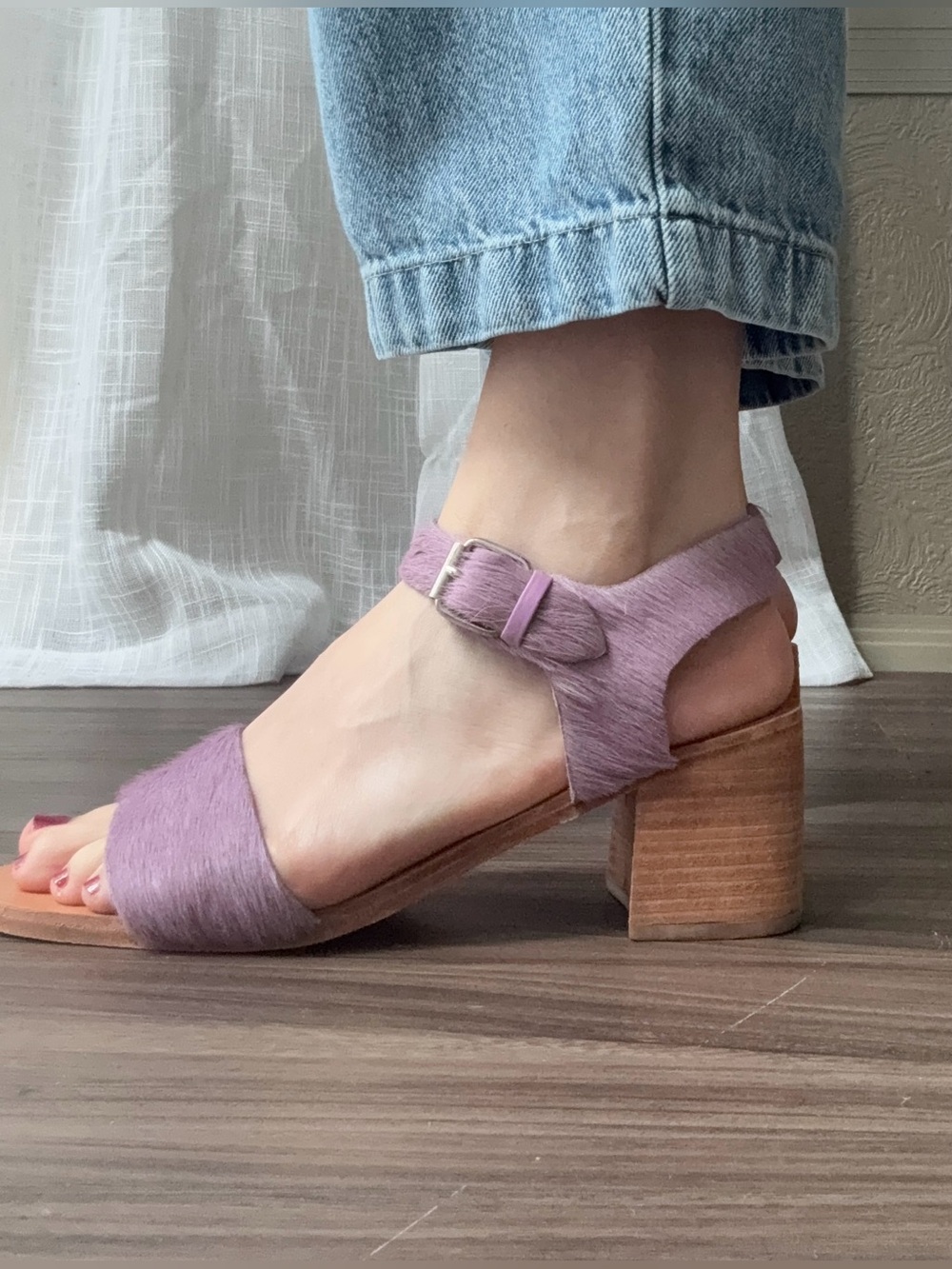 Huma Blanco lavender cow hide sandals